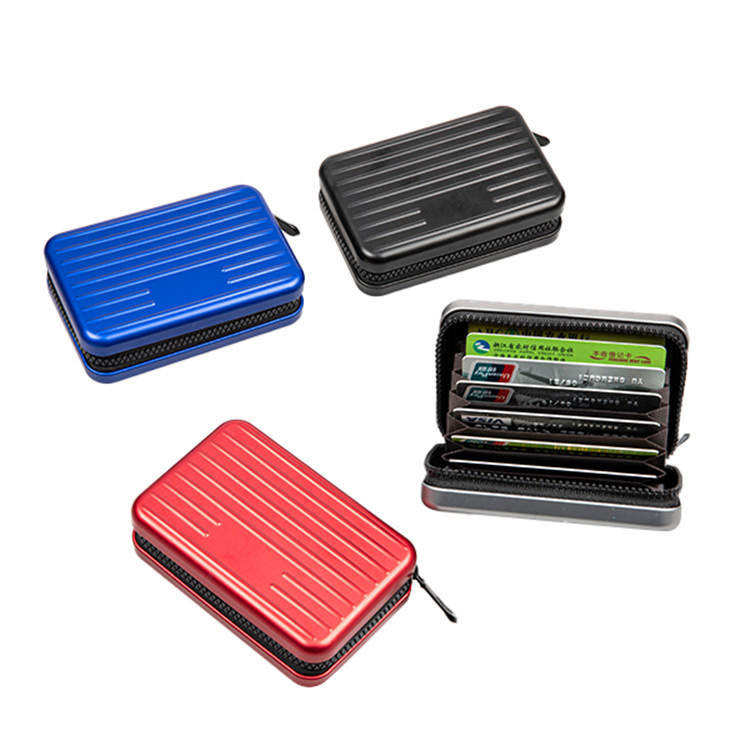 Hvordan forbedrer en lommebok i aluminium med glidelås hverdagskortsikkerhet og organisering?